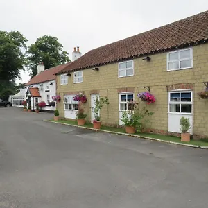 Inn Greyhound, Ganton